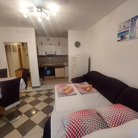 Apartment Mate